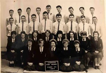 front l-r: Margaret Davies, Sandra Wiggins, Beverley Seach, Christine Wiggins, Narelle Gordon
2nd l-r: Anne Asser, Christine Williams, Kay Russell, Janis Holt, Ruth Colquhoun, Judy McLuckey, Helen Annan, Robyn Kiem
3rd l-r: Alex Yarovy, Graeme Charge, David Clausen, Colin Druery, James Sharman, Allen McGurven, Peter Lowe, David Shepherd
back l-r: Kevin Jolly, Richard Jackson, Richard Blanch, Gregg Shott, Alan Hair, Richard Strange, Michael McEntyre, Max Ryan, Les Hook
