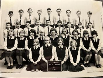 front l-r: Vicki Sutherland, Lee Russ, Noelene Gordon, Christine Flanagan
2nd row l-r: Valerie Ball, Evelyn Gemmel, Judy Hamonet, Beth Arbuckle, Ruth Christie, Julie Harris, Anne Szczurowski, Janet Wiggins, Sue Hallet
3rd row l-r: Cris Wiggins, John Ludlow, Phil Denton, Keith Albury, Keith Gulliver, David Bell, Paul Probert, Brian Gould, Russell Verdon
back l-r: Steven Vaschetty, Charlie Moss, Paul Rounsley, Bruce Walker, Gary Glover, Ken Grice, Trevor White, Terry Wilson, Darryl Duggan