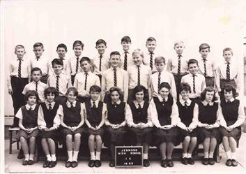 front l-r: Kathleen Poole, Christine Longworth, Fae Auld, Toni Henshaw, ??, Kay McKinnon, Kerrie Sleishman, Faye Eyre, ??, Rosemary Folpp
2nd row l-r: Alan Holl, Ray Grennan, Fred Asmanas, Barry Melville, David Wilson, Geoff Brooks, Stephen Fealy
back l-r: Paul Morrow, Darrel Waddingham, ??, ??, ??, Rodney Kernick, ??, Kevin Teague, Stephen Harrison, Ron Wharton