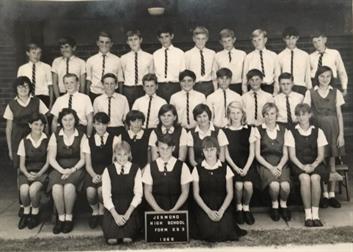 front l-r: Rebecca Broadbent, Narelle Evans, Emma Simmokaitis
2nd row l-r: ??, Julie Dresser, Toni Henshaw, Christine Field, Ruth Christie, Christine Waren, Lyn McGregor, Kerry Rose, ??
3rd row l-r: Dale Heddles, Alan Hiles, Peter Clapham, Robert Gibson, Ian Osborn, ??, Ken Baldock, Brian Gould, Marilyn Clarke
back l-r: Russel Schott, Robert Stephenson, ??, Gary Scow, Marc Stead, ??, ??, James Mullard, ??, ??