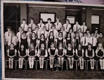 Front Row l-r: Karen Thurkell, Robyn Somerville, Sue Cooper, ??, Karen Jenkins, Karen Barrack, Annette Jones, Charisse Taylor, Linda Medcalfe, ??
2nd Row l-r: David McInerny, Sandra Harvey, Julie Garbutt, ??, Paula Stokes, Debbie Ilario, Cynthia Rixon, Sue Connors, David Morgan, Stephen Field, Mrs Howe
3rd Row l-r: ??, Phil Webster, Mike Burrell, Danny Foster, Neil Atkins , ??, John Field, Michael Pitt, ??, Peter Fields, Neil Mulvaney
Back Row l-r: Scott Carr, ?, Scotty Mackintosh, Rod Blank, Mark Fakonja, Neal Cotteril, ? ? Neil Probert, ??