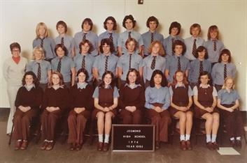 Front l-r: 
2nd l-r: Mrs Howe, ??, ??, ??, Mark Evans, ??, ??, ??, Bryan Marks, ??
Back l-r: 
Others named on FB: Jane Richards, Col Pring, Deb Ritchie, Ian Sculthorpe