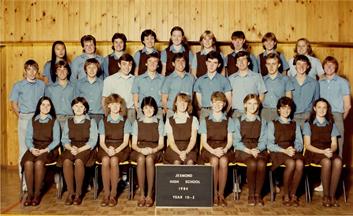 front l-r: Kathy Thaw, Cathy Williams, Suzanne Thomas, Michelle Hancock, Kristen Dyet, Christine Thomas, Trish Palmer, Susan Goodwin, Kerry Holiday
middle l-r: Brett Padgett, Scott Nix, David Hellens, Aaron Reid, John Cullen, Justine Stanmore, Iain Wallace, Matthew Saunders, Antoni Barski, Peter Deith, Andrew Thorley
back l-r: Unju Lee, Tanya Shields, Julie Hannon, Sharon Smith, Kerry Farrow, Joanne Conn, Jannette Adamson, Joanne Lane, Gail Kennedy
