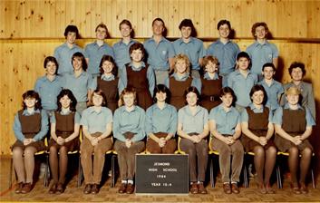 front l-r: Melissa Clark, Cindy Pratten, Louise Muddle, Christina Locket, Leanne ?, Sharon Crooks, Judith Beith, Janelle Sharpe, Toni Graham
middle l-r: Wayne Jeffries, ??, Sharon Hall, ??, ??, Leonie Abberfield, Jason Donkin, Geoffrey Young, Mrs M Stone
back l-r: Scott Owen, Brett Russell, Timothy Edwards, Gary Hall, Peter Bailey, David Hardy (?), Emil Horvatt.